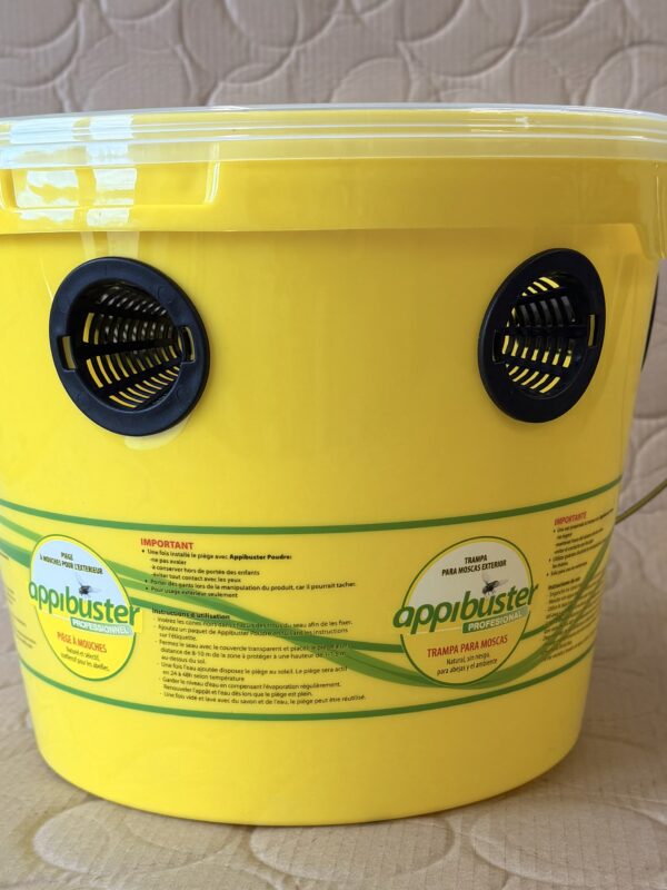 Bestico Bucket Trap & Fly Bait complete
